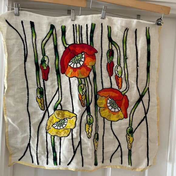 Tapestry Needlepoint Floral Square 26x26 - Picture 1 of 15